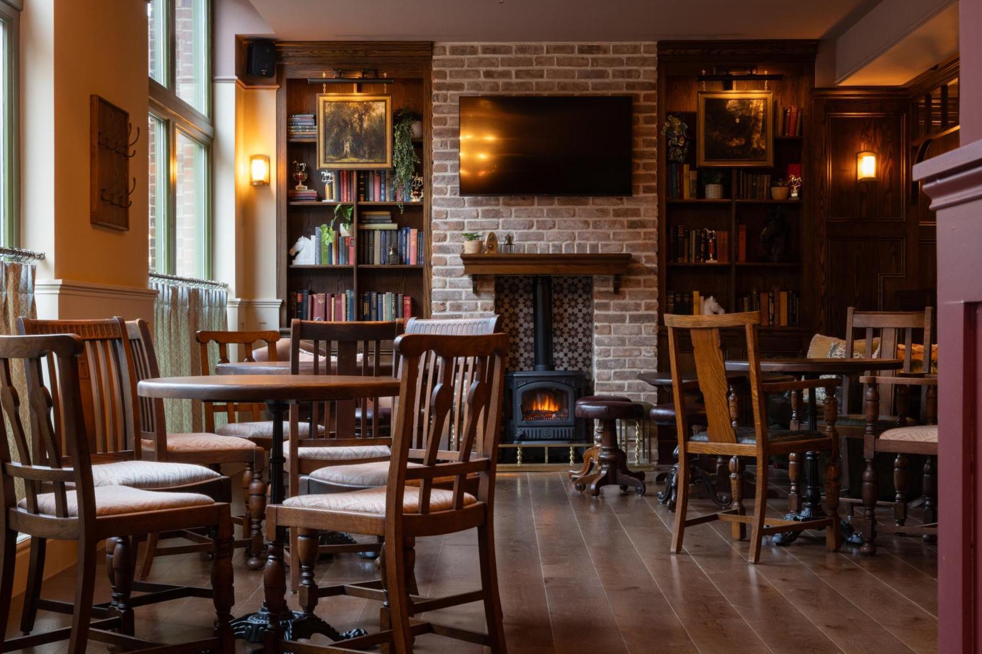 The Coat And Bear - A Heartwood Inn Newbury  Exterior photo